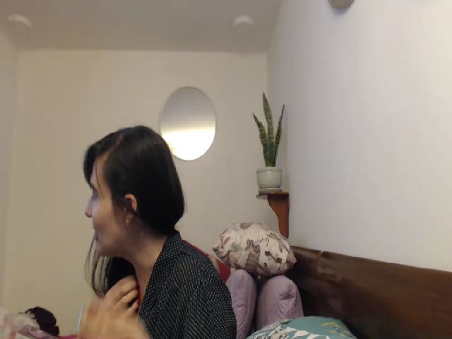 Live sex webcam photo for isabellazee2 #268631263