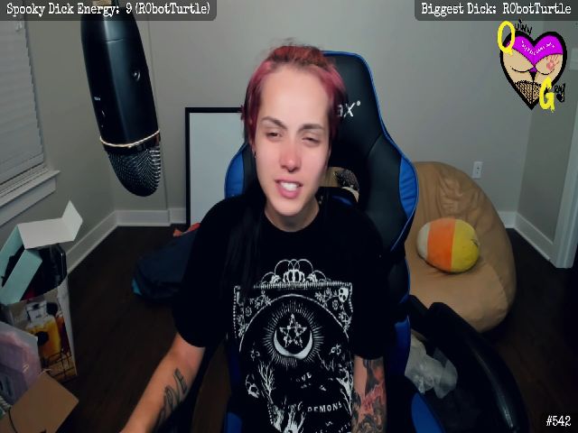 Live sex webcam photo for QuinnGray #268632915