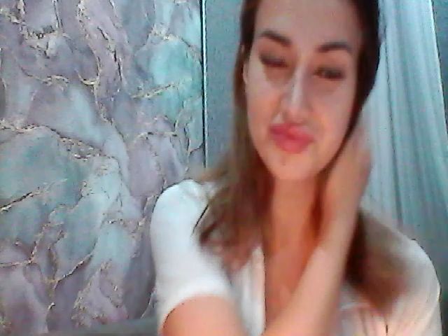 Live sex webcam photo for EmiliyaFoxy #268644169