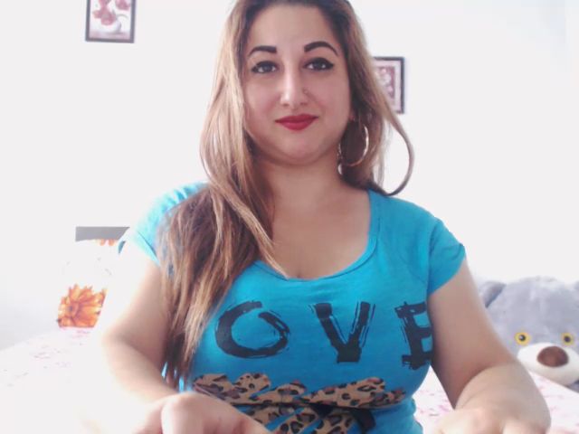 Live sex webcam photo for KinkyMyax #268636400