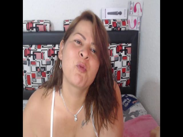 Live sex webcam photo for Latinnasty08 #268643984
