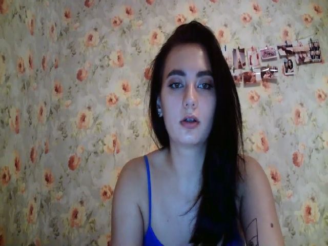 Live sex webcam photo for lolly_hollyy #268647944