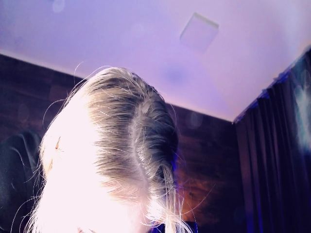 Live sex webcam photo for SantaGirll #268647942
