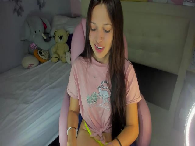 Live sex webcam photo for Gianna__jun #268642247