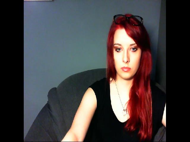 Live sex webcam photo for VirginLuna18 #268647729