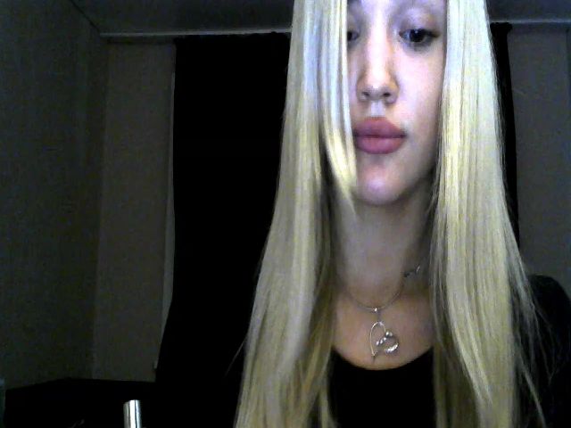 Live sex webcam photo for MyyDream #268647065