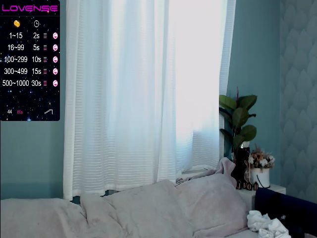 Live sex webcam photo for Lildevilxyx #268643215