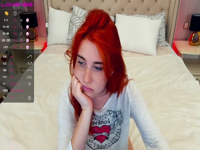 Live sex webcam photo for EmiilyFox #268638893