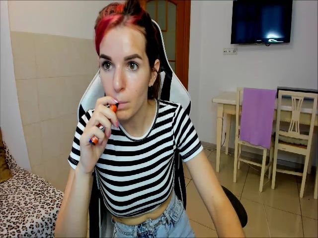 Live sex webcam photo for KarenFinger #268640851