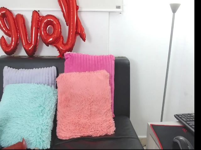 Live sex webcam photo for Arianna_sexyy #268644346