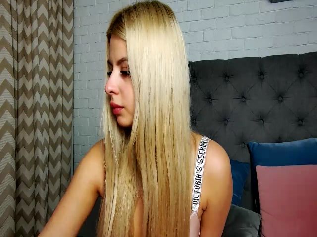 Live sex webcam photo for Lady_Cocco #268636803