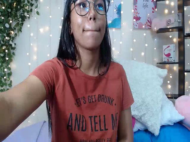 Live sex webcam photo for JOLIE_ABALO #268636116