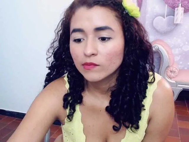 Live sex webcam photo for samywow #268636083