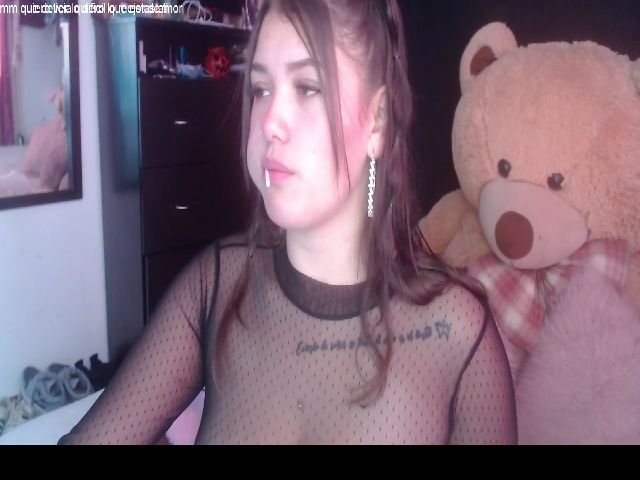 Live sex webcam photo for Annie777 #268642630
