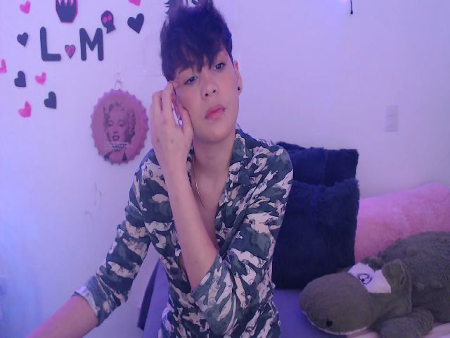 Live sex webcam photo for Laura_R23 #268647859