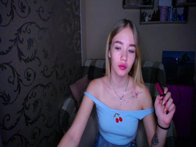 Live sex webcam photo for MagiclFlower #268647070