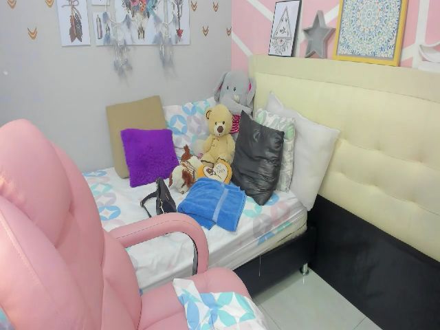 Live sex webcam photo for Magic_kendra #268649487