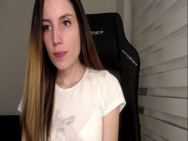 Live sex webcam photo for Alanaa_New #268631619