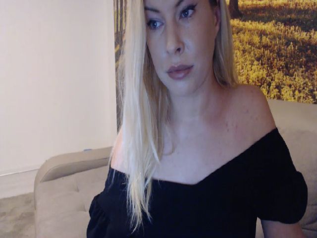 Live sex webcam photo for Goddesssim #268650829