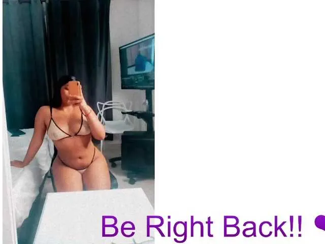 Live sex webcam photo for Luu-queen #268635883