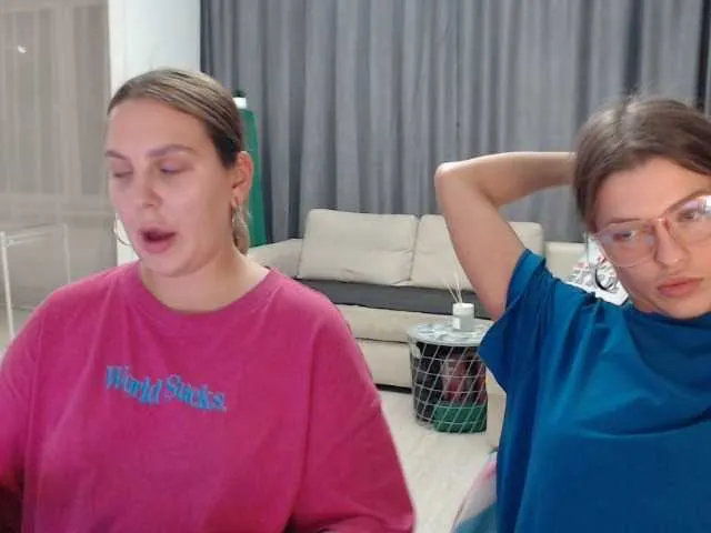 Live sex webcam photo for BugaGirls #268651678