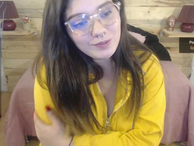 Live sex webcam photo for Maggie-evans5 #268669032