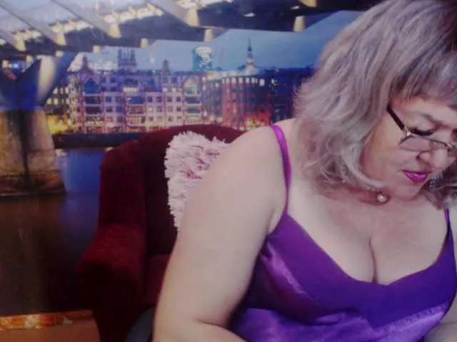 Live sex webcam photo for StarMarmelada #268668716