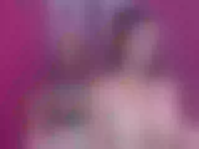 Live sex webcam photo for BustyxxHelen #268658301
