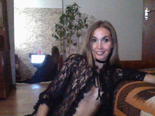 Live sex webcam photo for Aurora108 #288002765