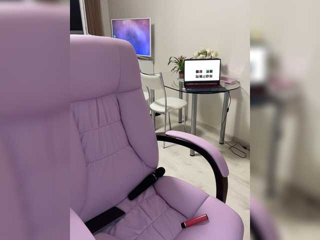 Live sex webcam photo for KettyPretty25 #268651550