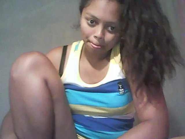 Live sex webcam photo for Mayah1 #268669289