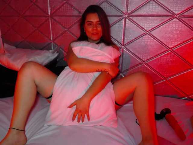 Live sex webcam photo for sofia-lopeez #268669357