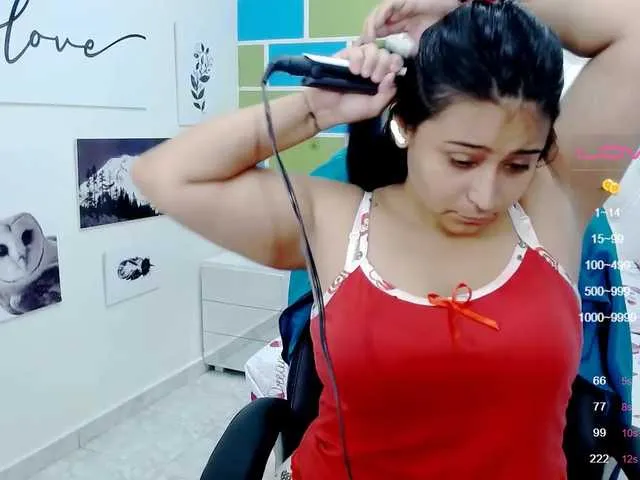 Live sex webcam photo for Secretalyson #268653418