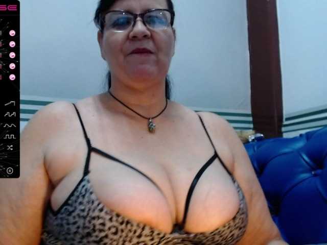 Live sex webcam photo for LauraRiley #268669068