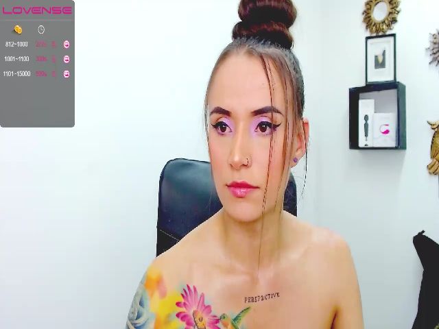 Live sex webcam photo for Avaa22_ #268672124