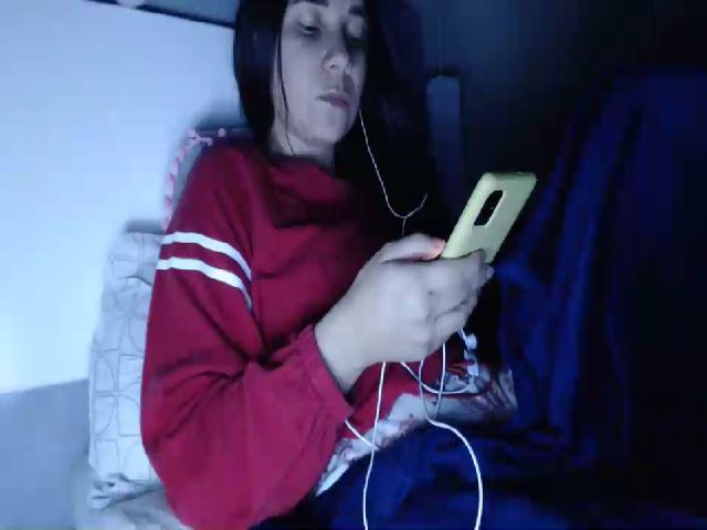 Live sex webcam photo for Joanne7 #268655578