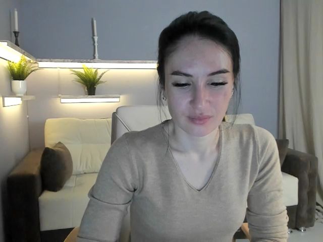 Live sex webcam photo for Lilly_Shine #268654490