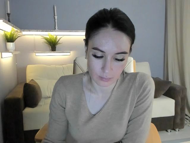 Live sex webcam photo for Lilly_Shine #268656284