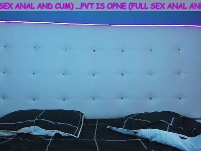 Live sex webcam photo for Morganyjhonss #268657654