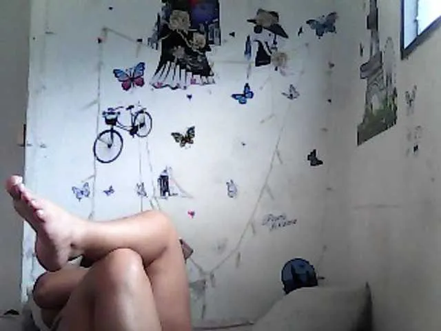 Live sex webcam photo for LOLAhot1 #268669984