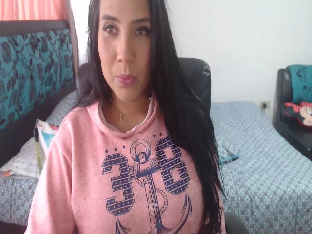 Live sex webcam photo for Gaby_blue #268670503