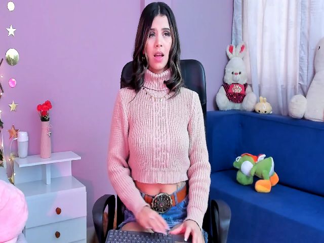 Live sex webcam photo for MarianaPaz #268667116