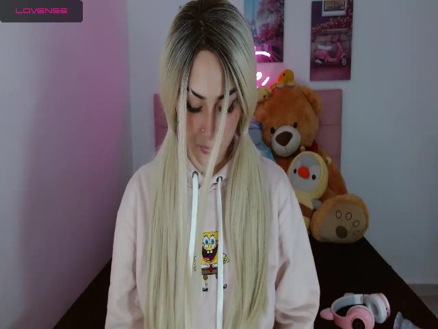 Live sex webcam photo for Kate__parker #268671869