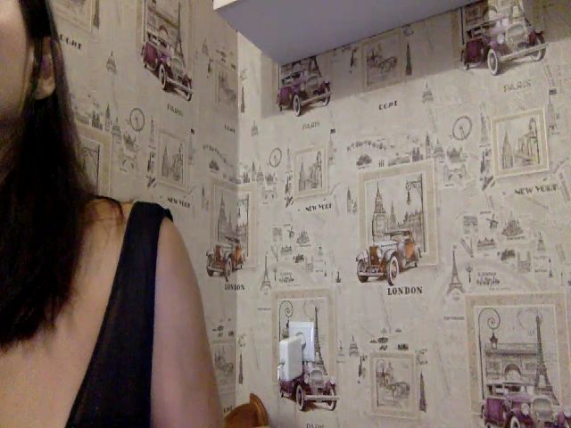 Live sex webcam photo for JolyBoss #268671659