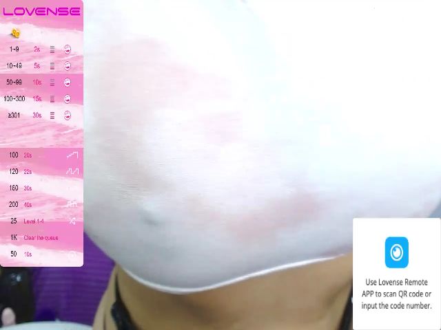 Live sex webcam photo for Moniquexxx #268671941