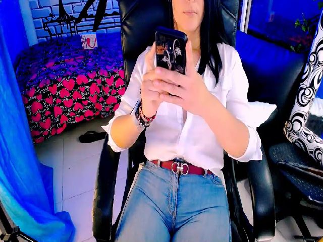 Live sex webcam photo for Sashabreck #287860186