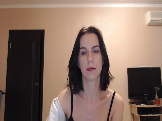 Live sex webcam photo for CandyJylie #268671903