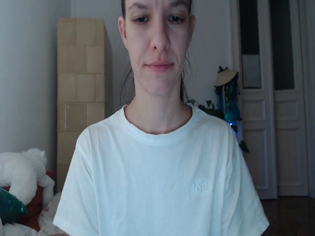 Live sex webcam photo for PetitePinkie #268673668