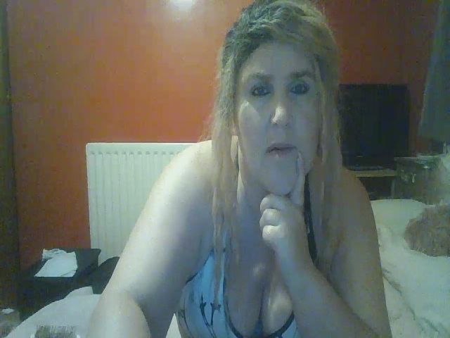 Live sex webcam photo for YUMMYMUMMY39 #268672309