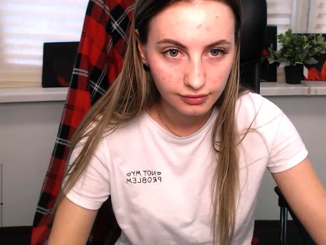 Live sex webcam photo for Lilly_Adams_ #268666259